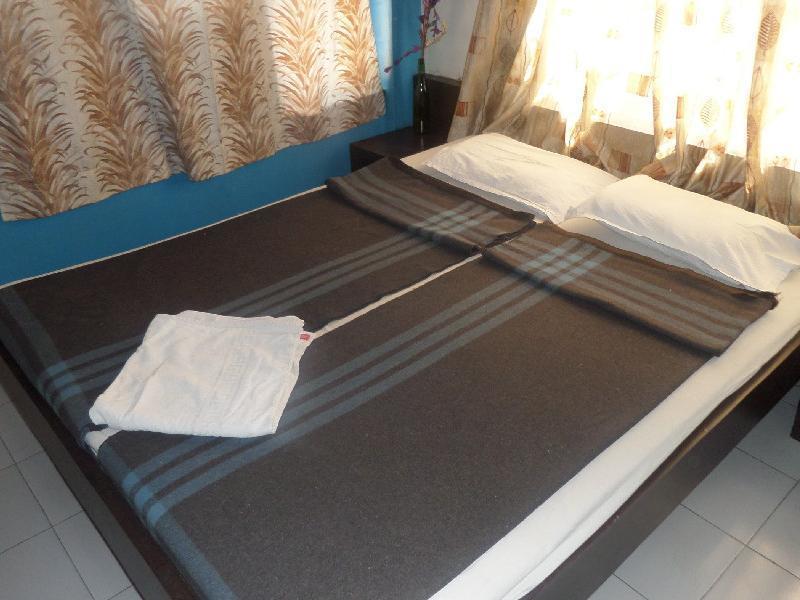 Hotel Abhishek Nashik Eksteriør billede
